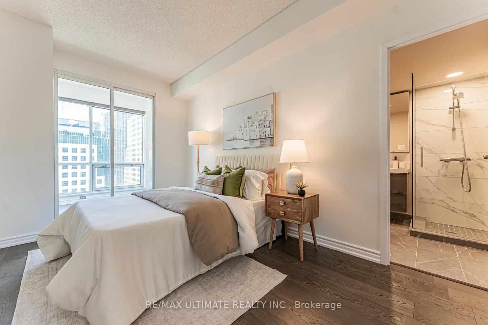 10 Queens Quay W, Unit 2206 thumbnail 38
