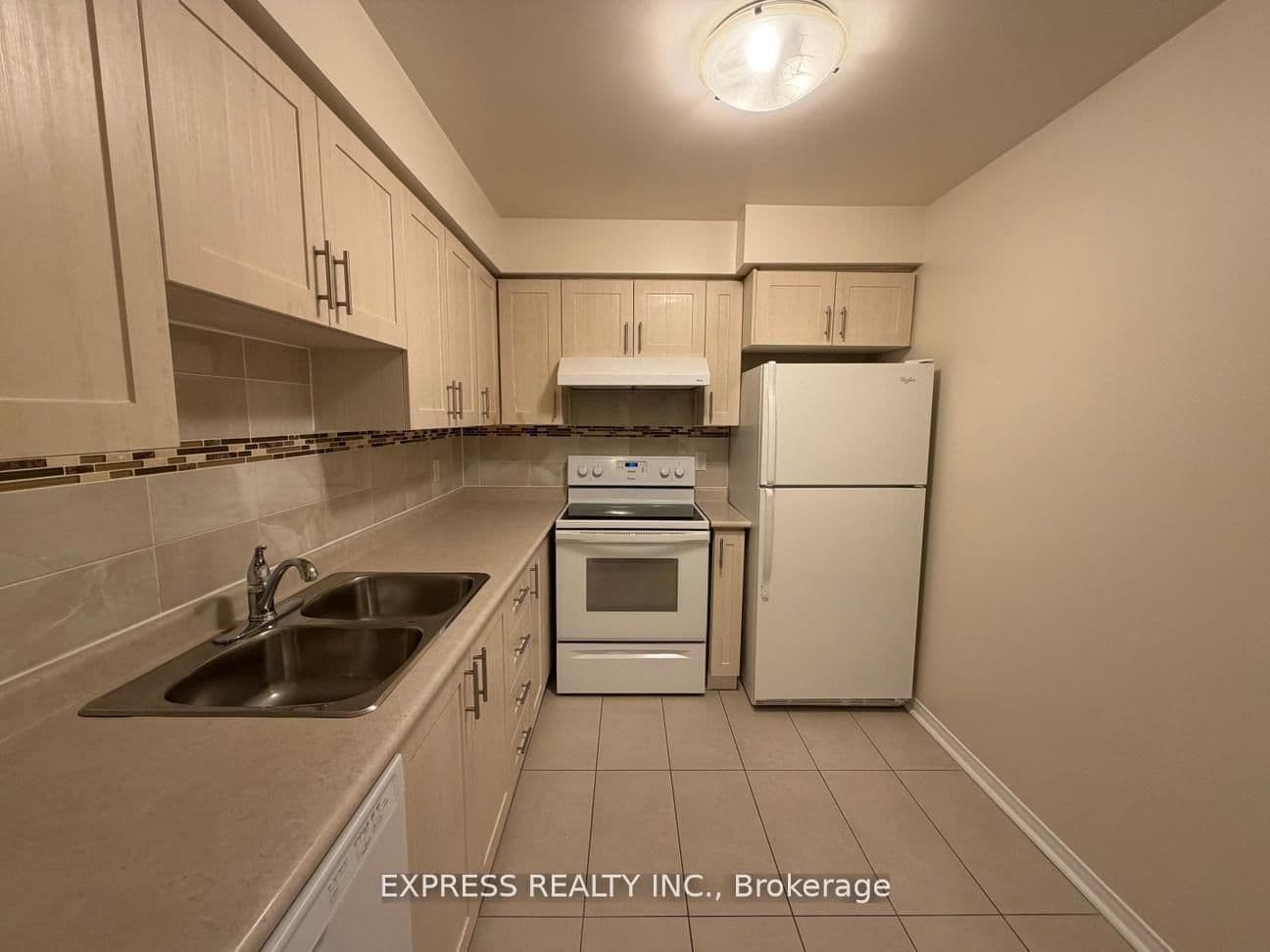 29 Pemberton Avenue, Unit 809 thumbnail 2