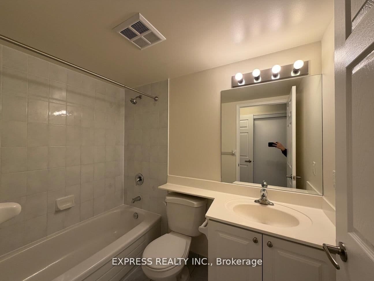 29 Pemberton Avenue, Unit 809 thumbnail 9