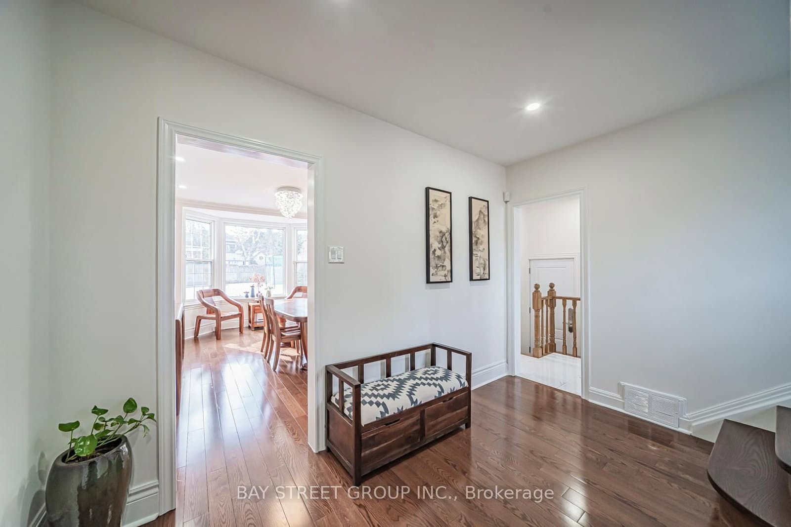 277 Lawrence Avenue E thumbnail 4