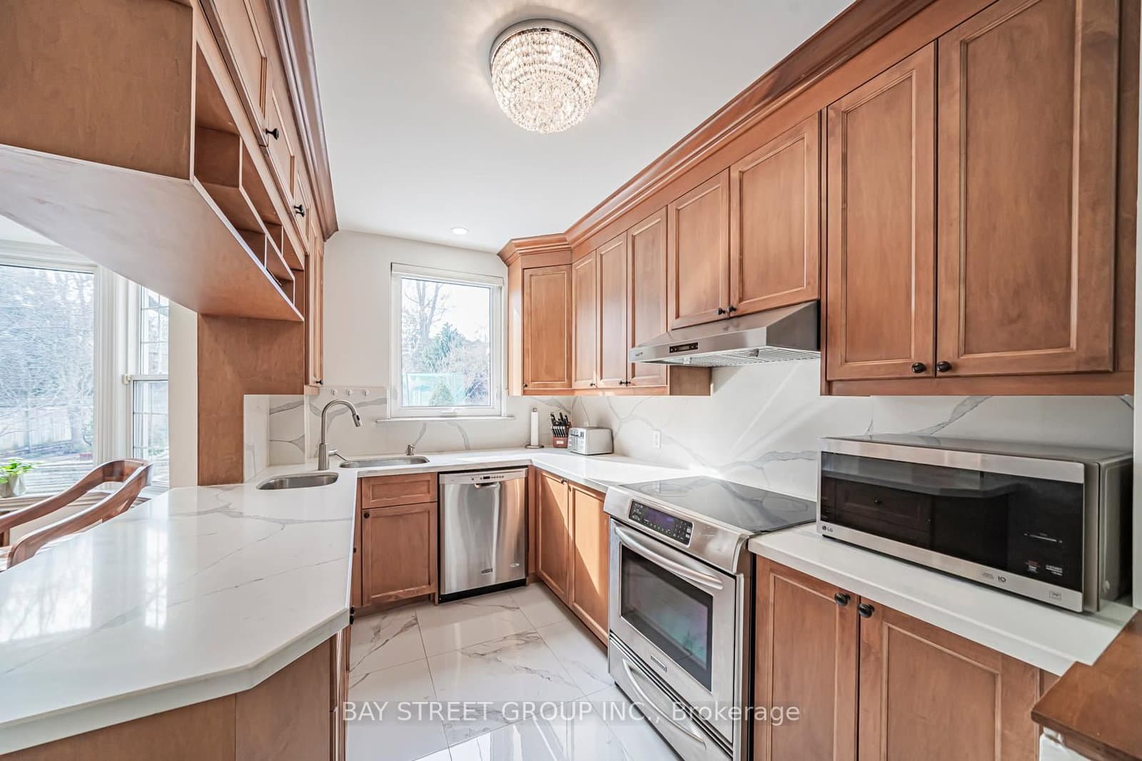 277 Lawrence Avenue E thumbnail 5