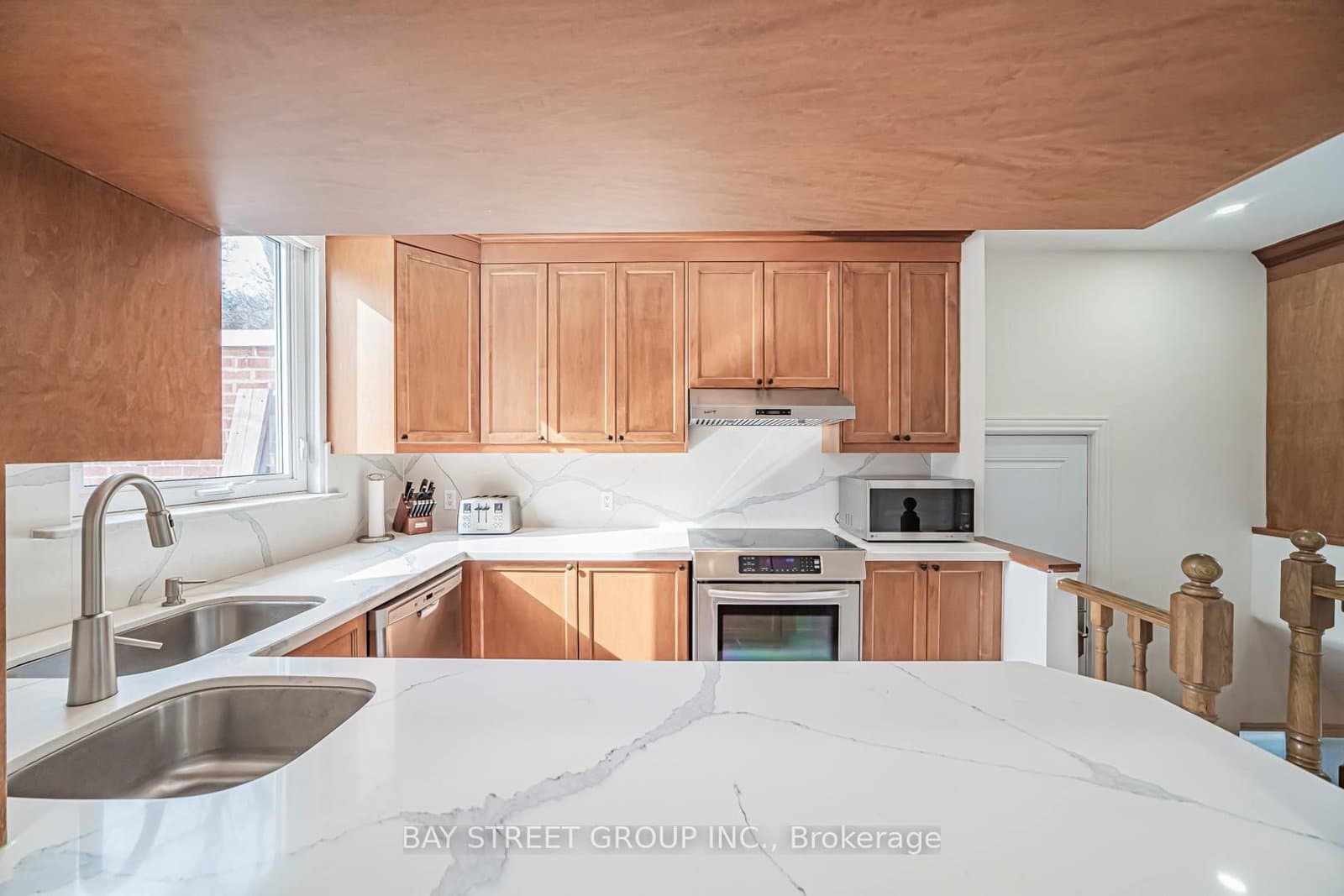 277 Lawrence Avenue E thumbnail 6