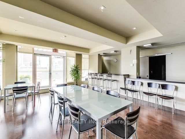 230 King Street E, Unit 803 thumbnail 15