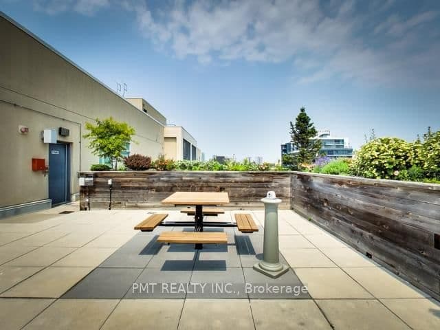 230 King Street E, Unit 803 thumbnail 17