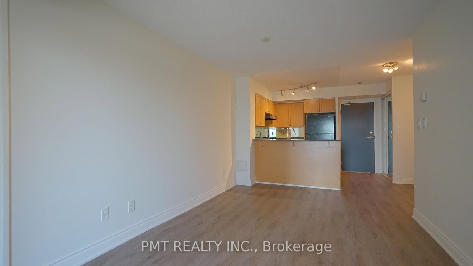 230 King Street E, Unit 803 thumbnail 23