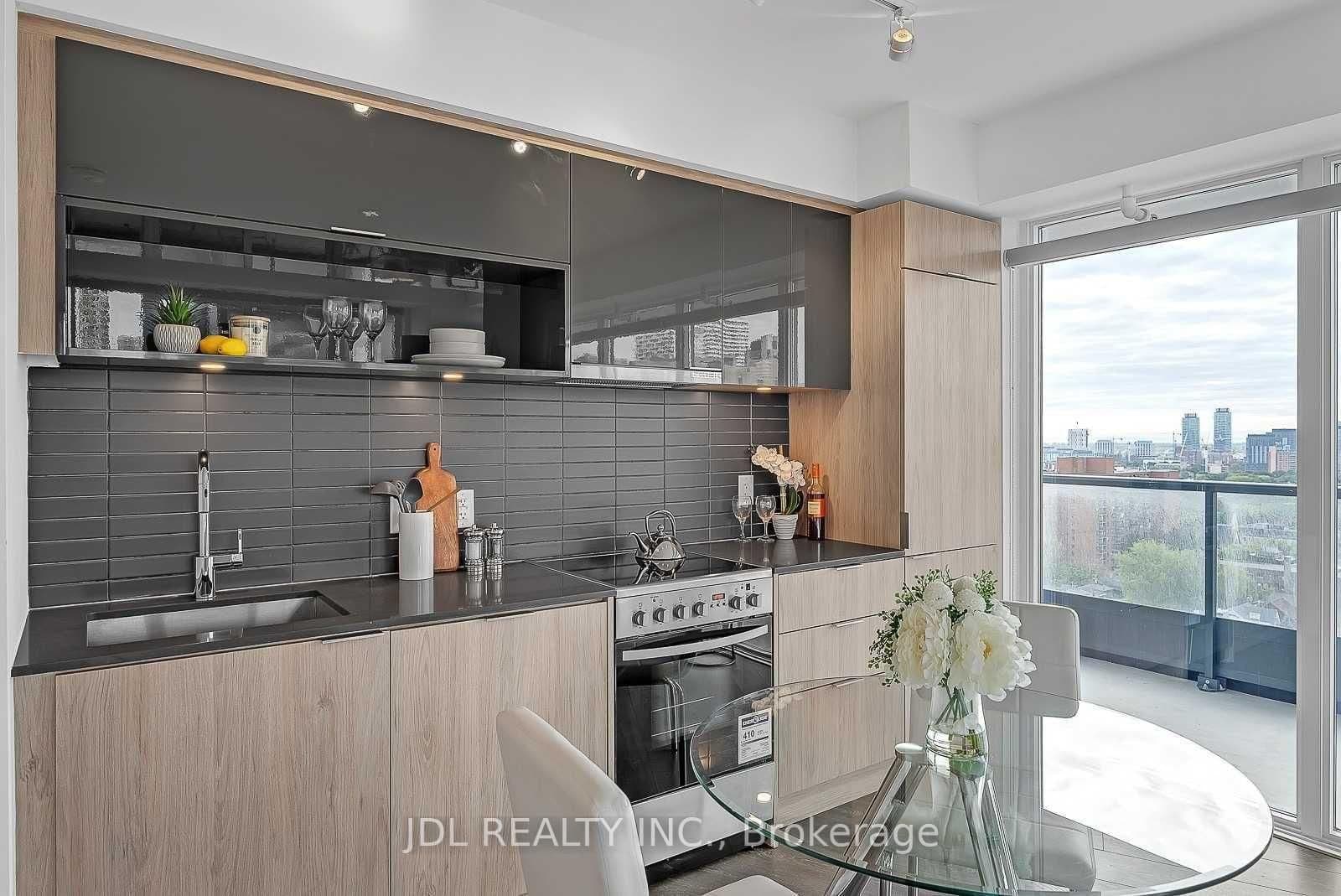 159 Wellesley Street E, Unit 1308 thumbnail 6