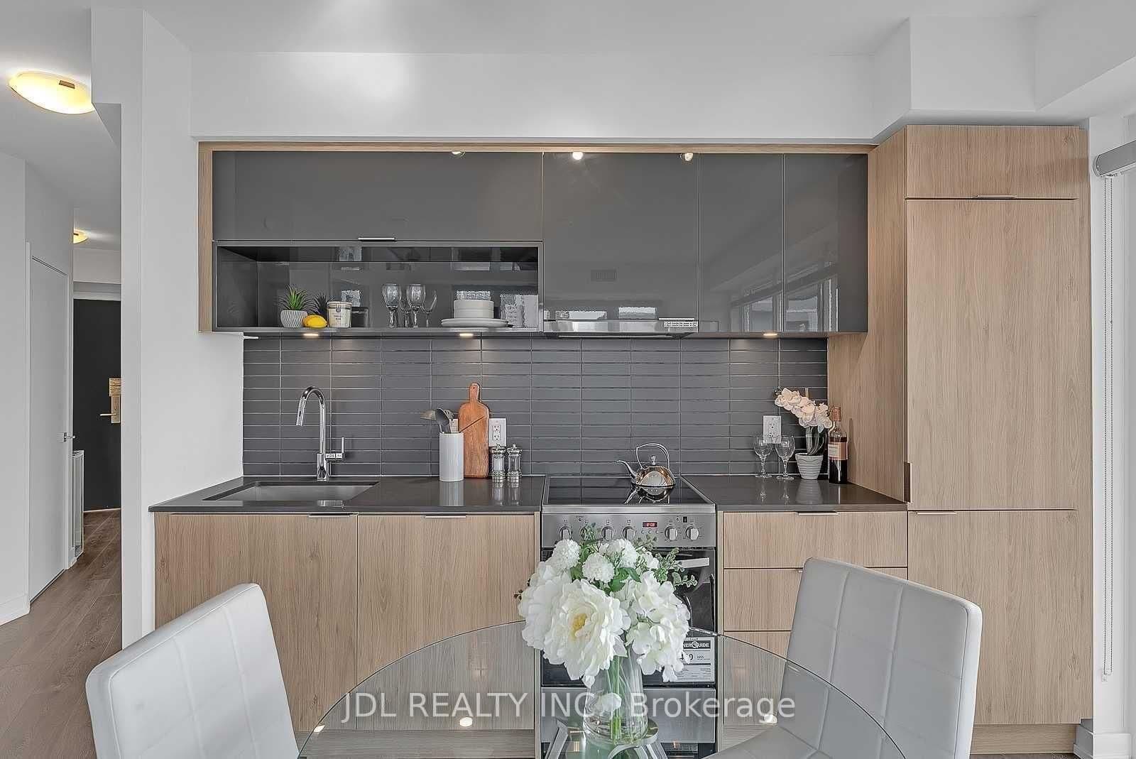 159 Wellesley Street E, Unit 1308 thumbnail 7