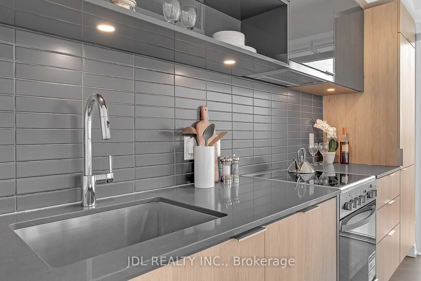 159 Wellesley Street E, Unit 1308 thumbnail 8