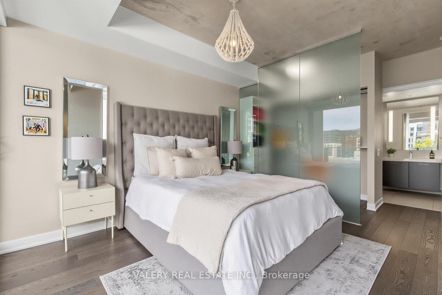 629 King Street W, Unit 1022 thumbnail 12