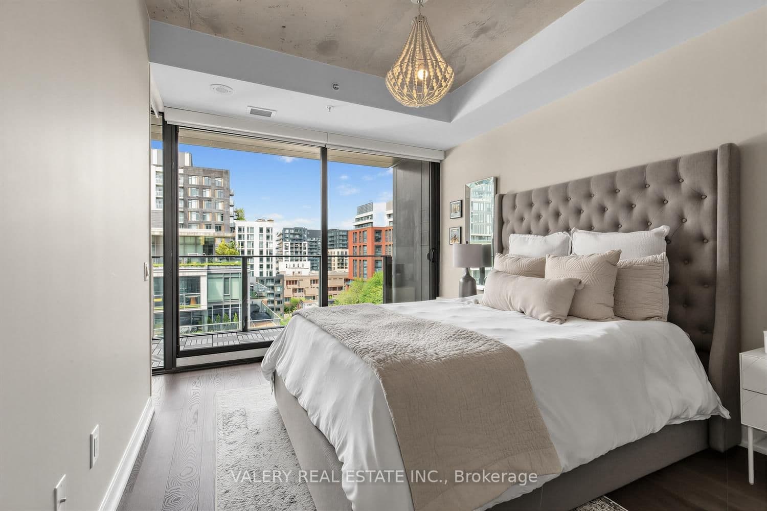 629 King Street W, Unit 1022 thumbnail 13