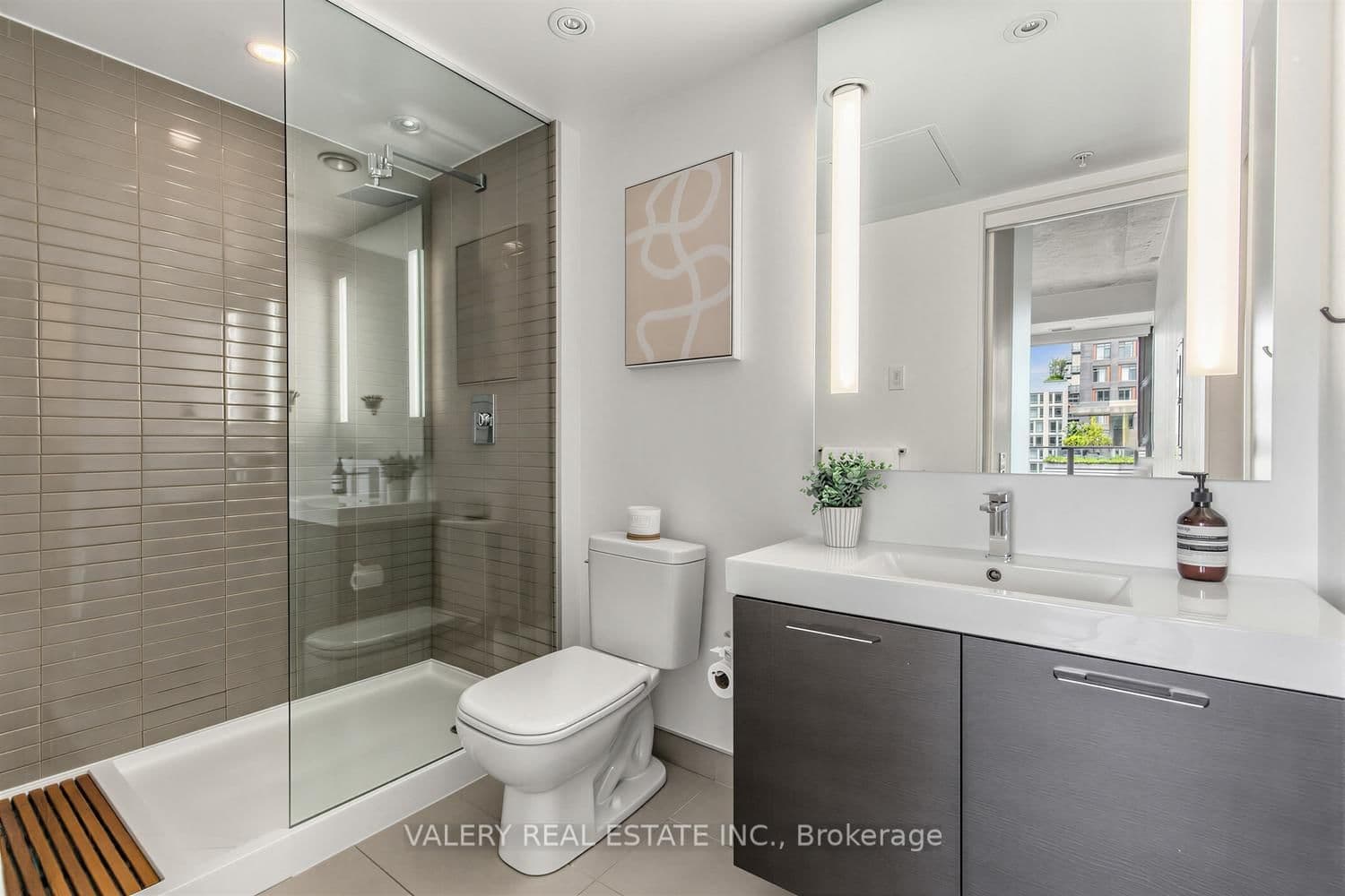 629 King Street W, Unit 1022 thumbnail 15