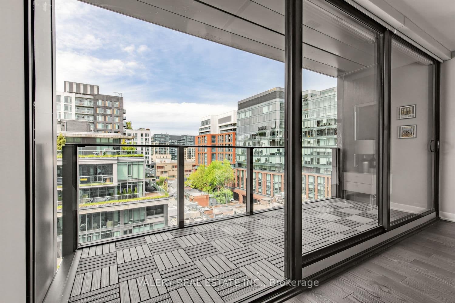629 King Street W, Unit 1022 thumbnail 18