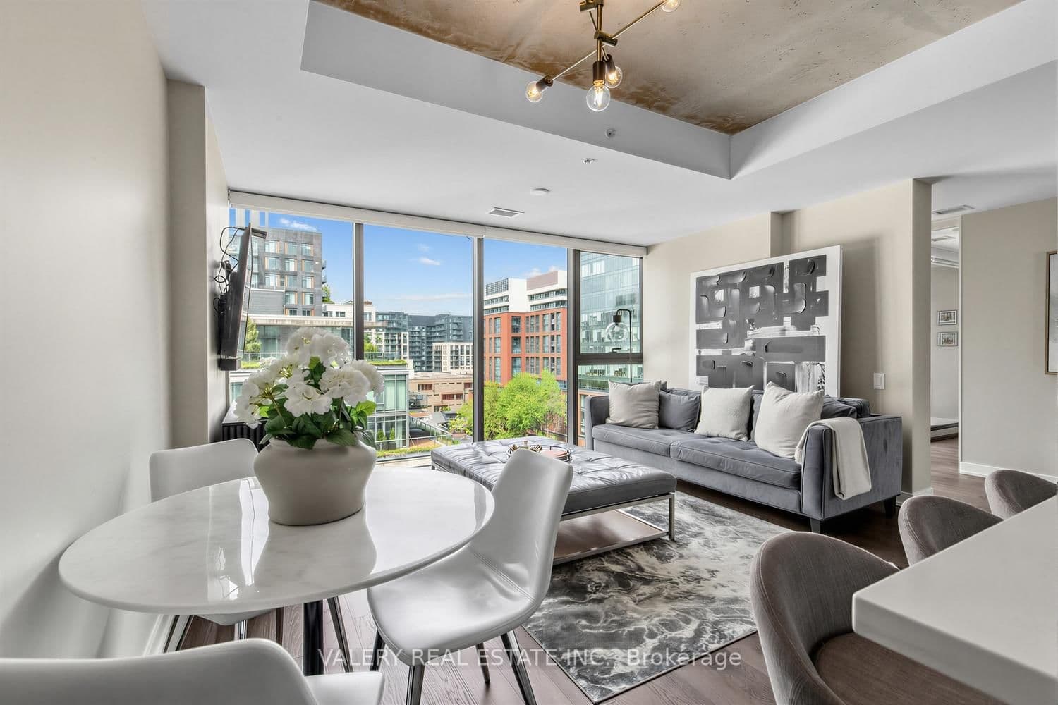 629 King Street W, Unit 1022 thumbnail 3