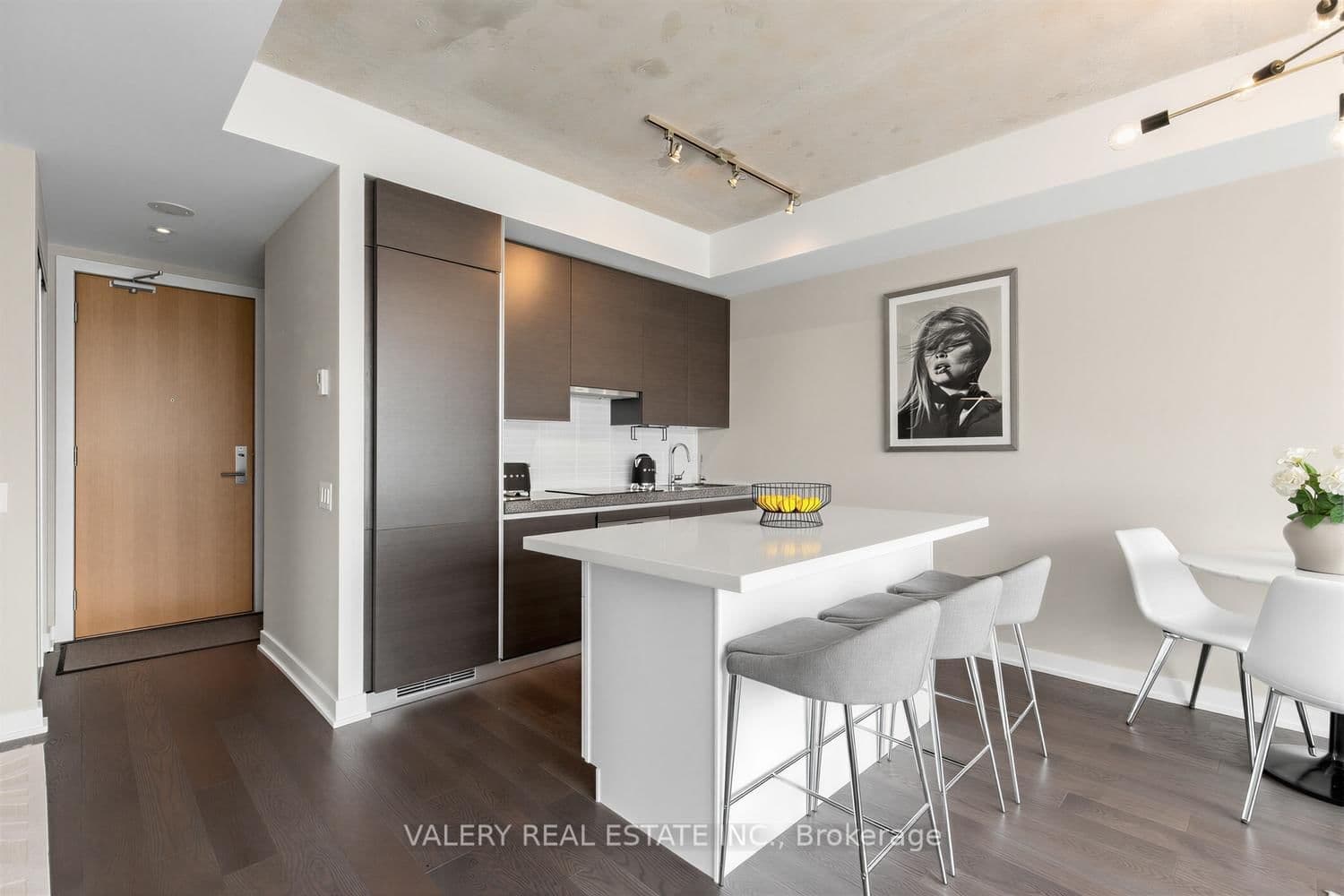 629 King Street W, Unit 1022 thumbnail 4