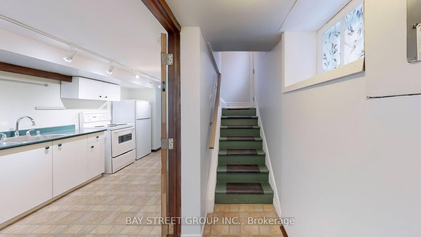 390 Roehampton Avenue, Unit Basement thumbnail 4