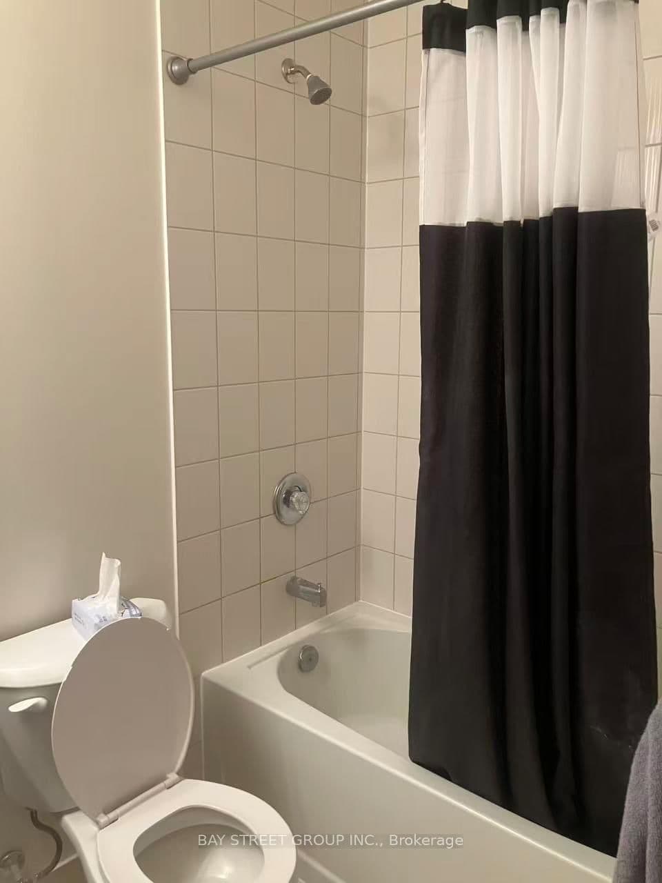 4955 Yonge Street, Unit 919 thumbnail 16