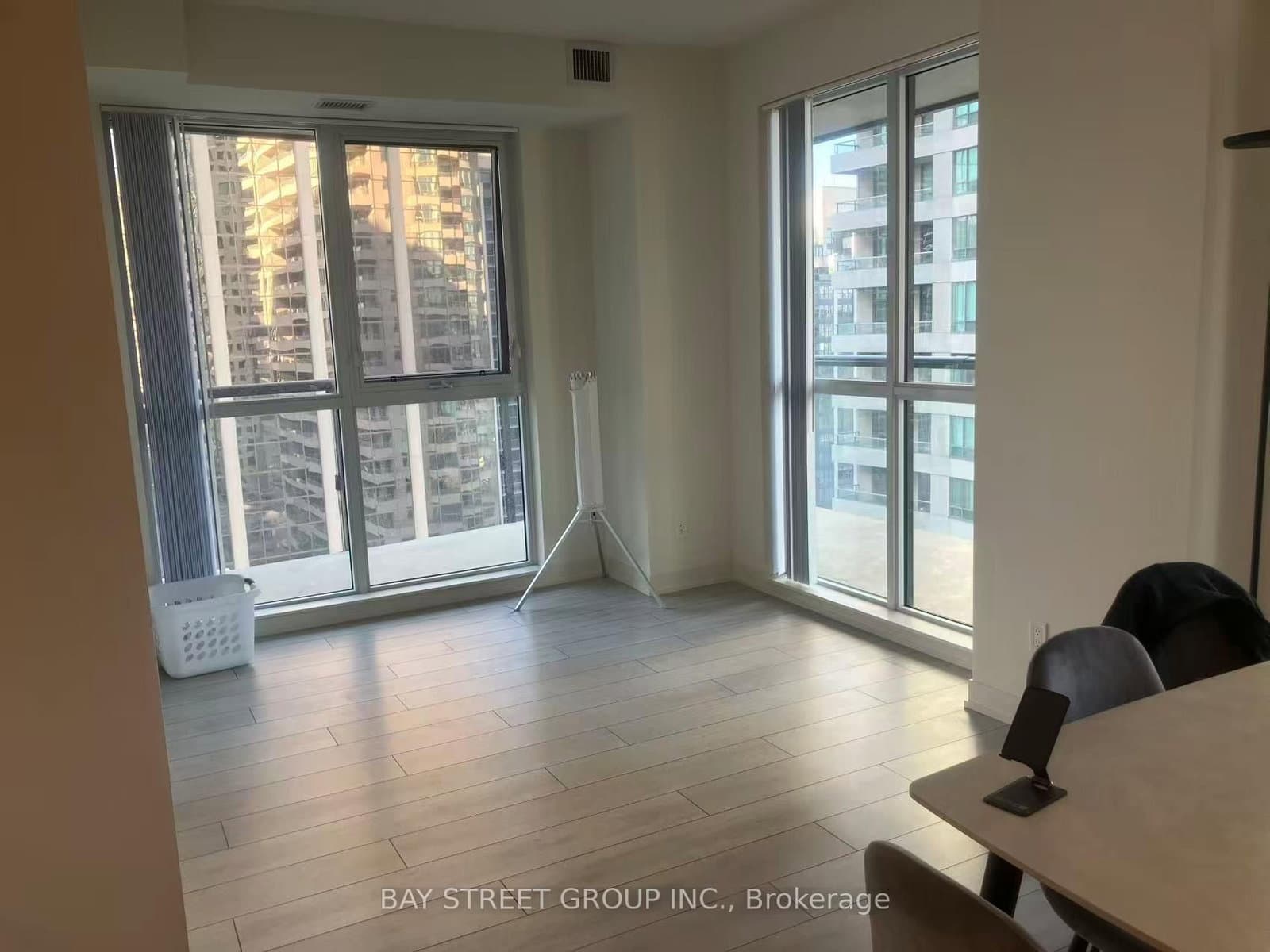 4955 Yonge Street, Unit 919 thumbnail 9