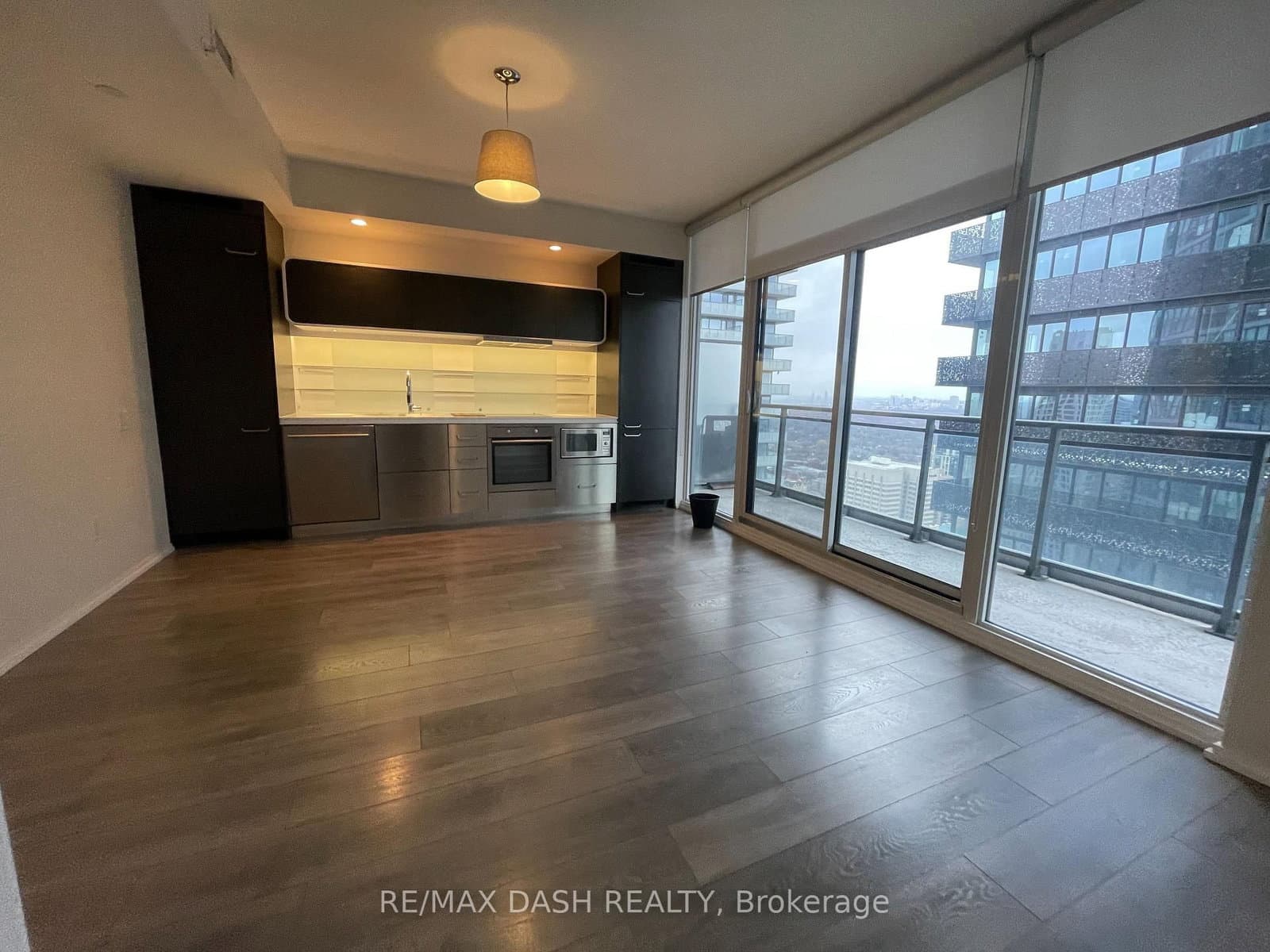 45 Charles Street E, Unit 4811 thumbnail 4