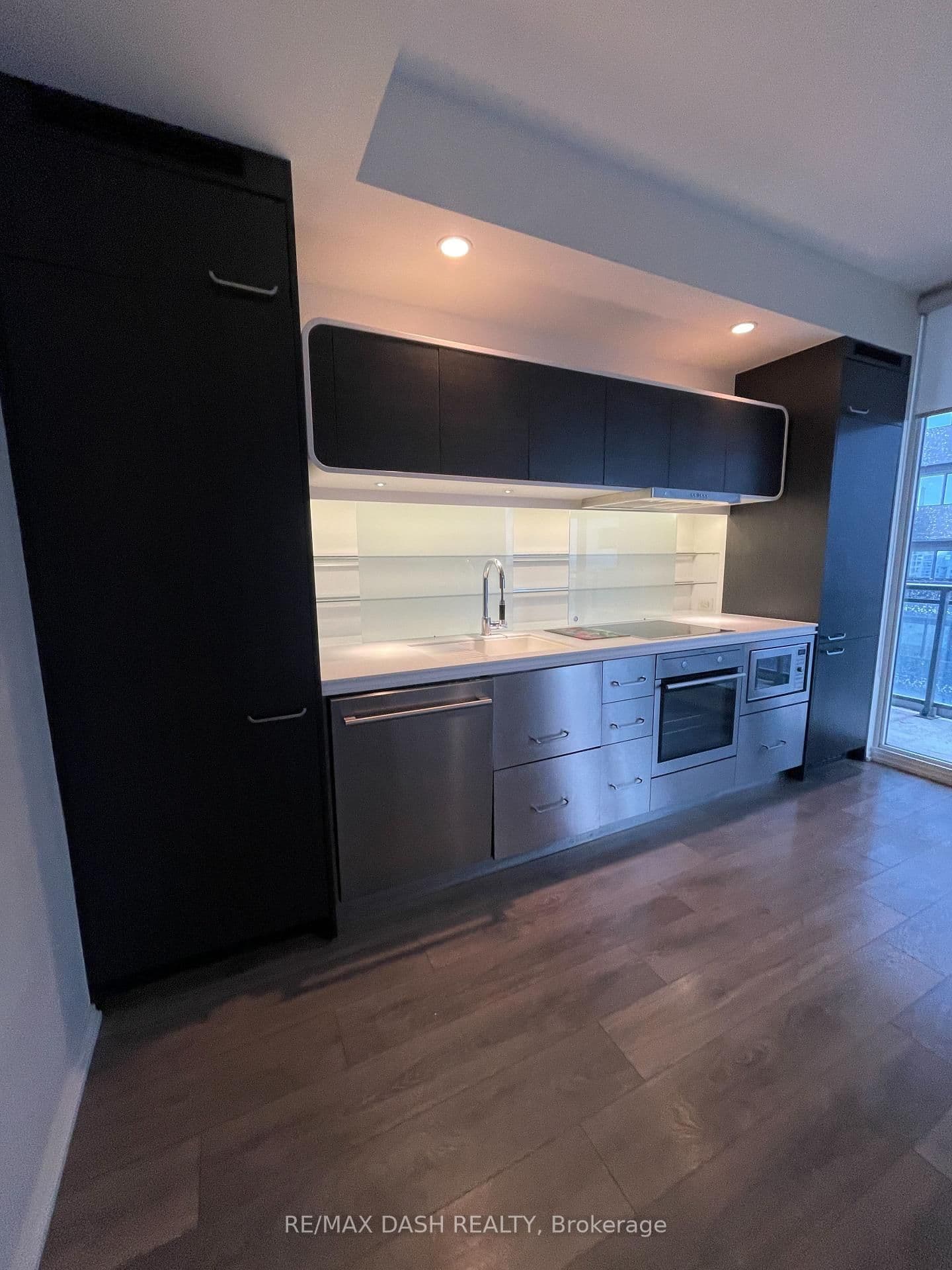 45 Charles Street E, Unit 4811 thumbnail 6