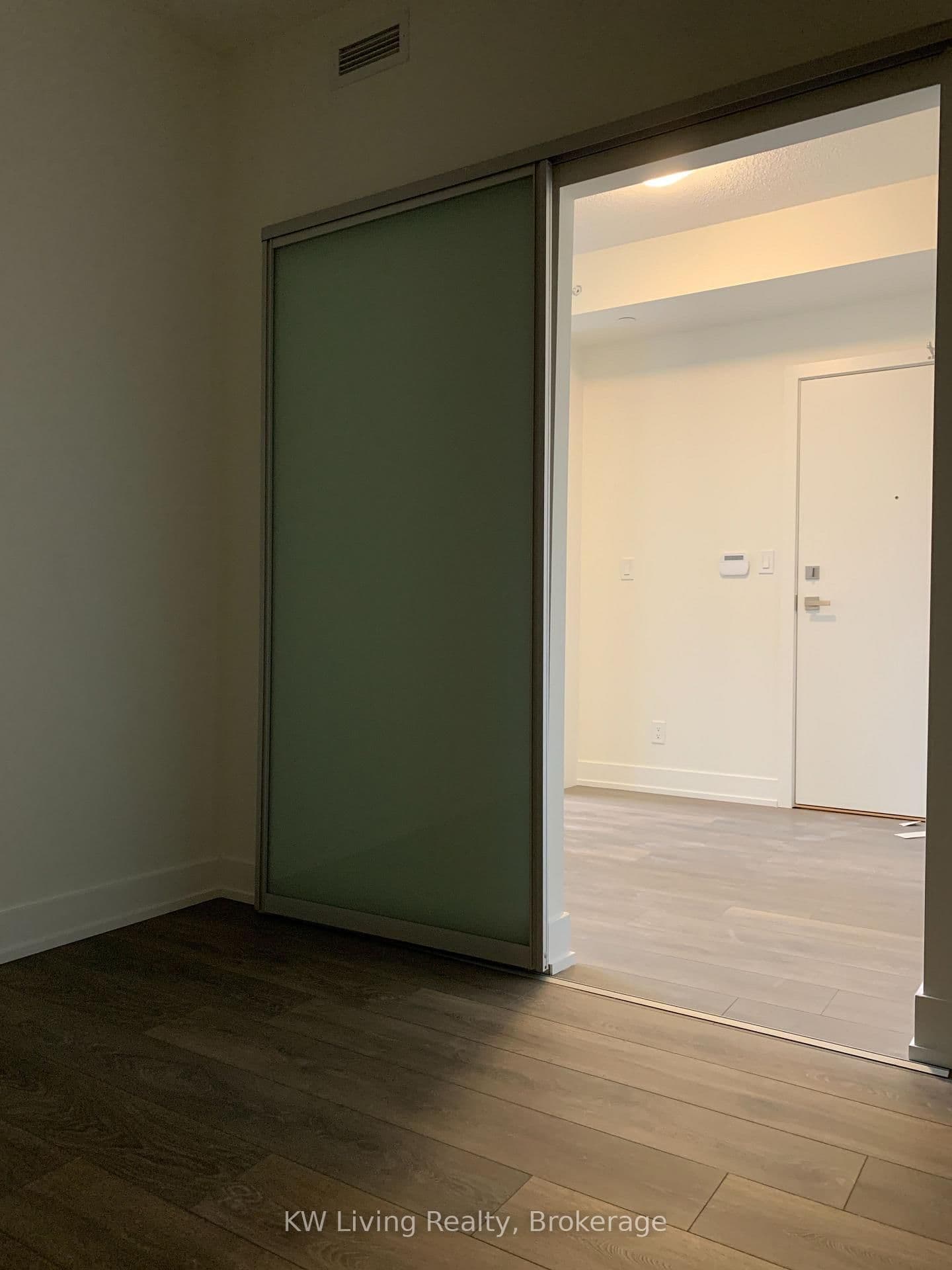 180 Fairview Mall Drive, Unit 1908 thumbnail 8
