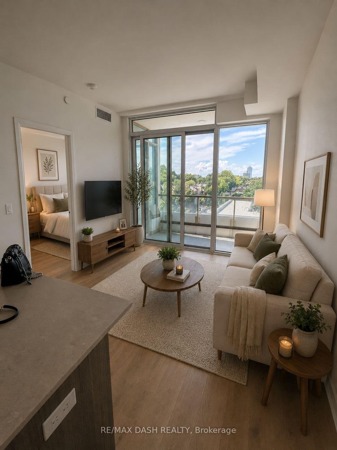 #501 - 151 Avenue Road