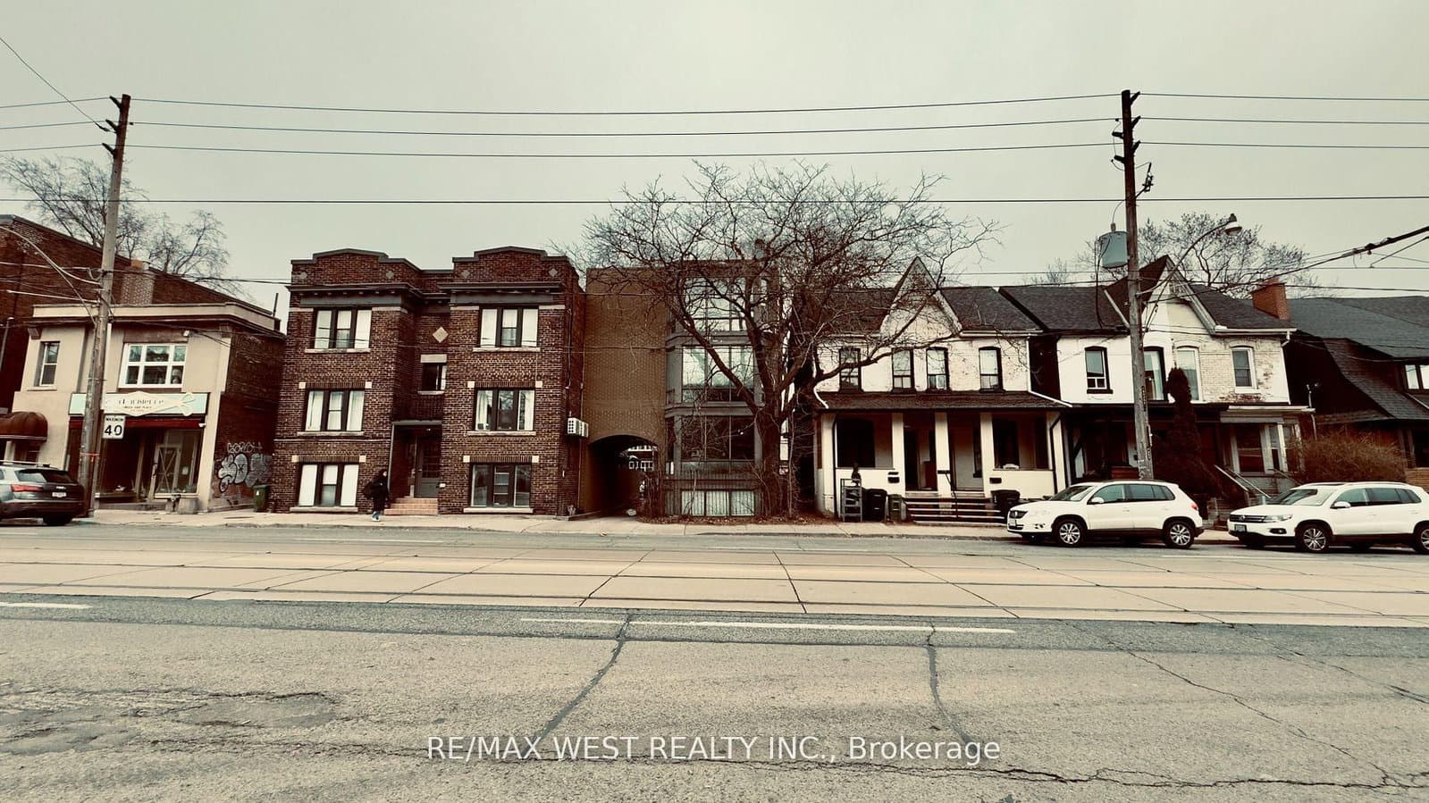1061 Bathurst Street thumbnail 2