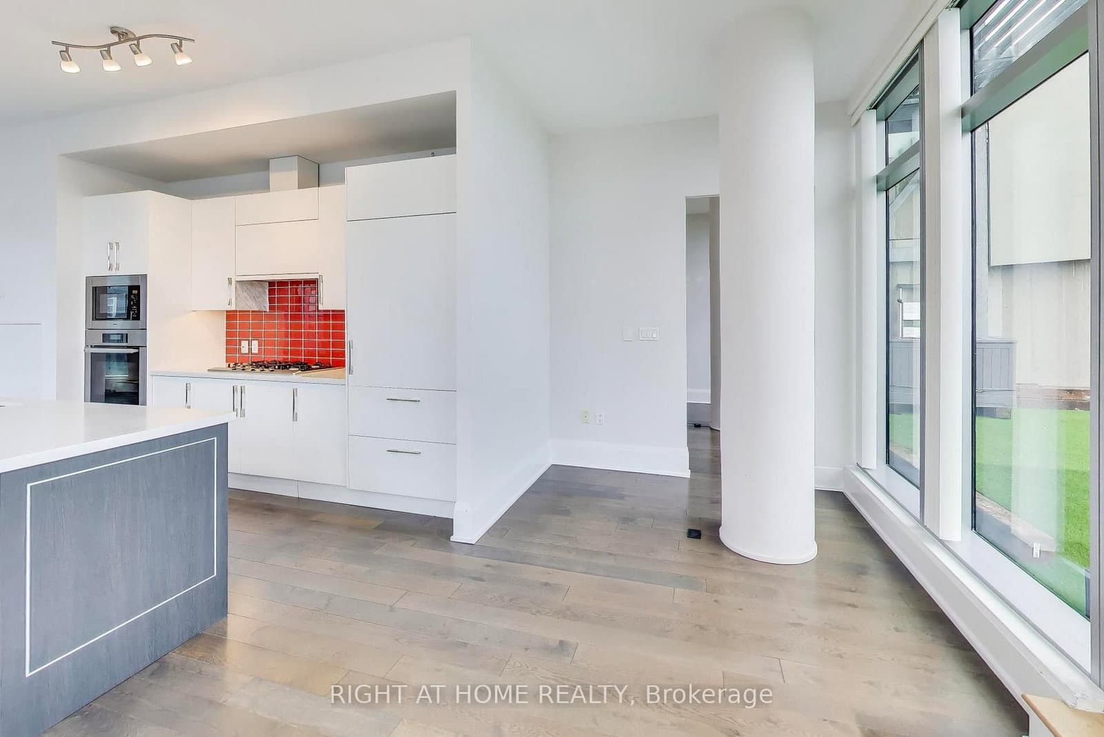 39 Queens Quay E, Unit 1126 thumbnail 5