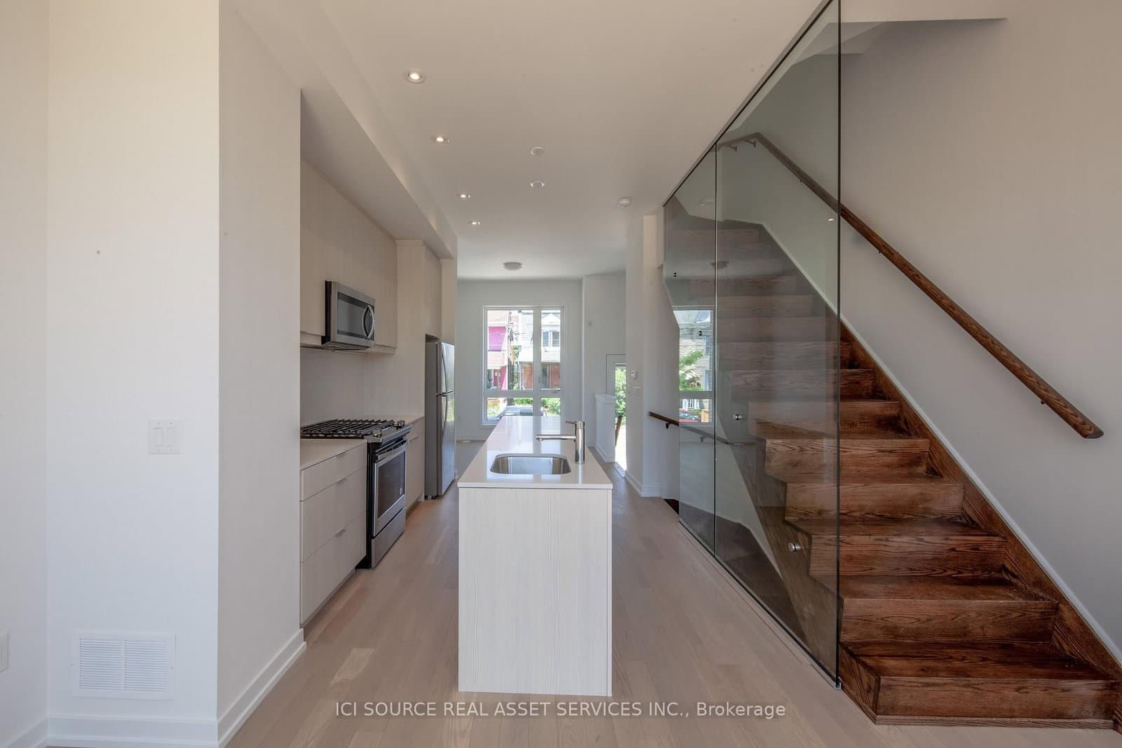 66B Perth Avenue thumbnail 2