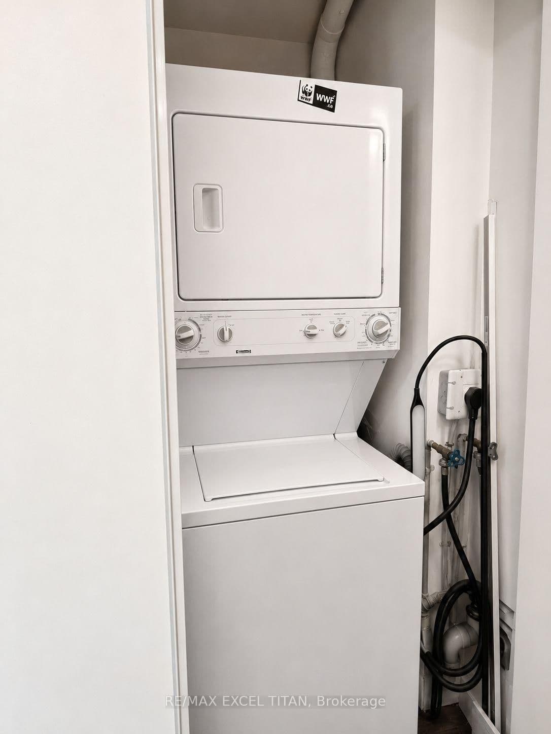 2481 Yonge Street E, Unit A thumbnail 11