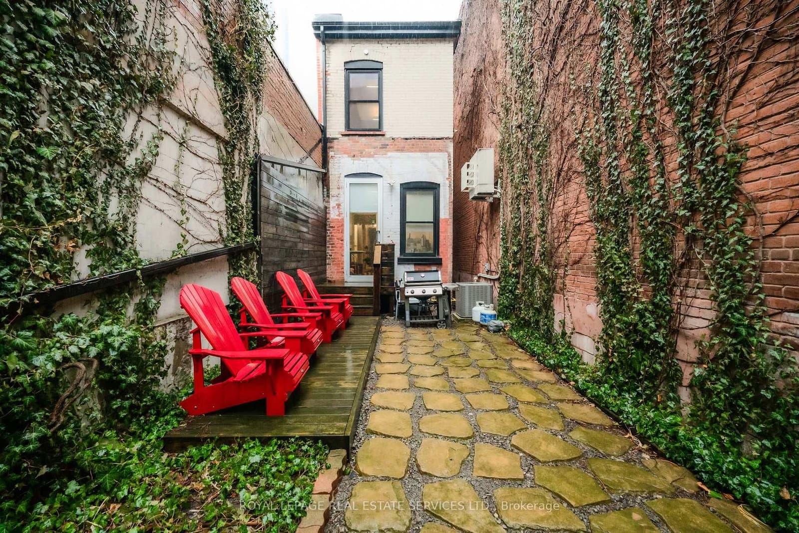 54 1/2 St Patrick Street thumbnail 21