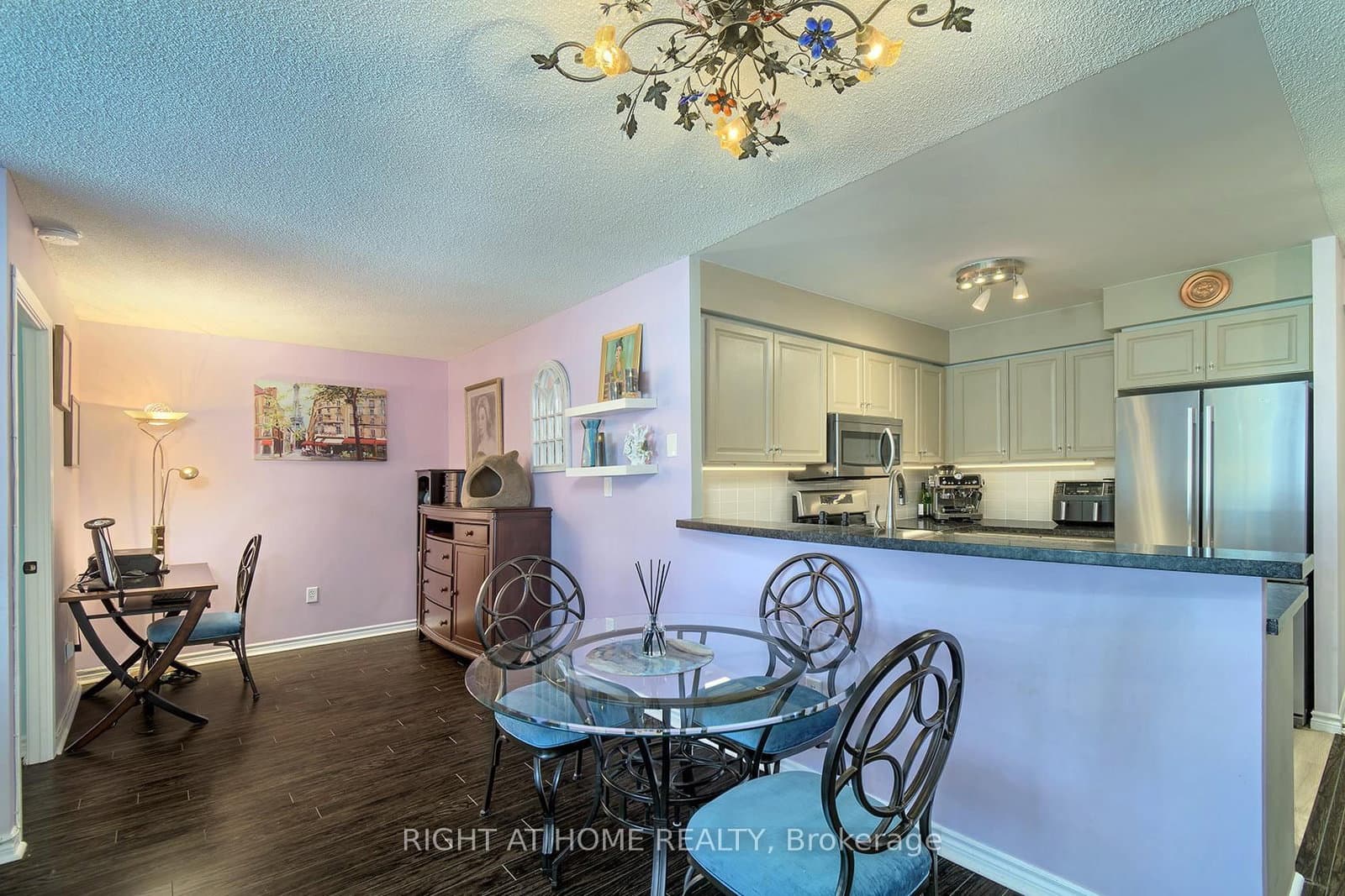 7 Lorraine Drive, Unit 210 thumbnail 19