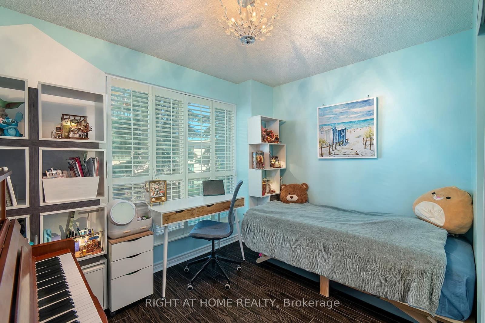 7 Lorraine Drive, Unit 210 thumbnail 23