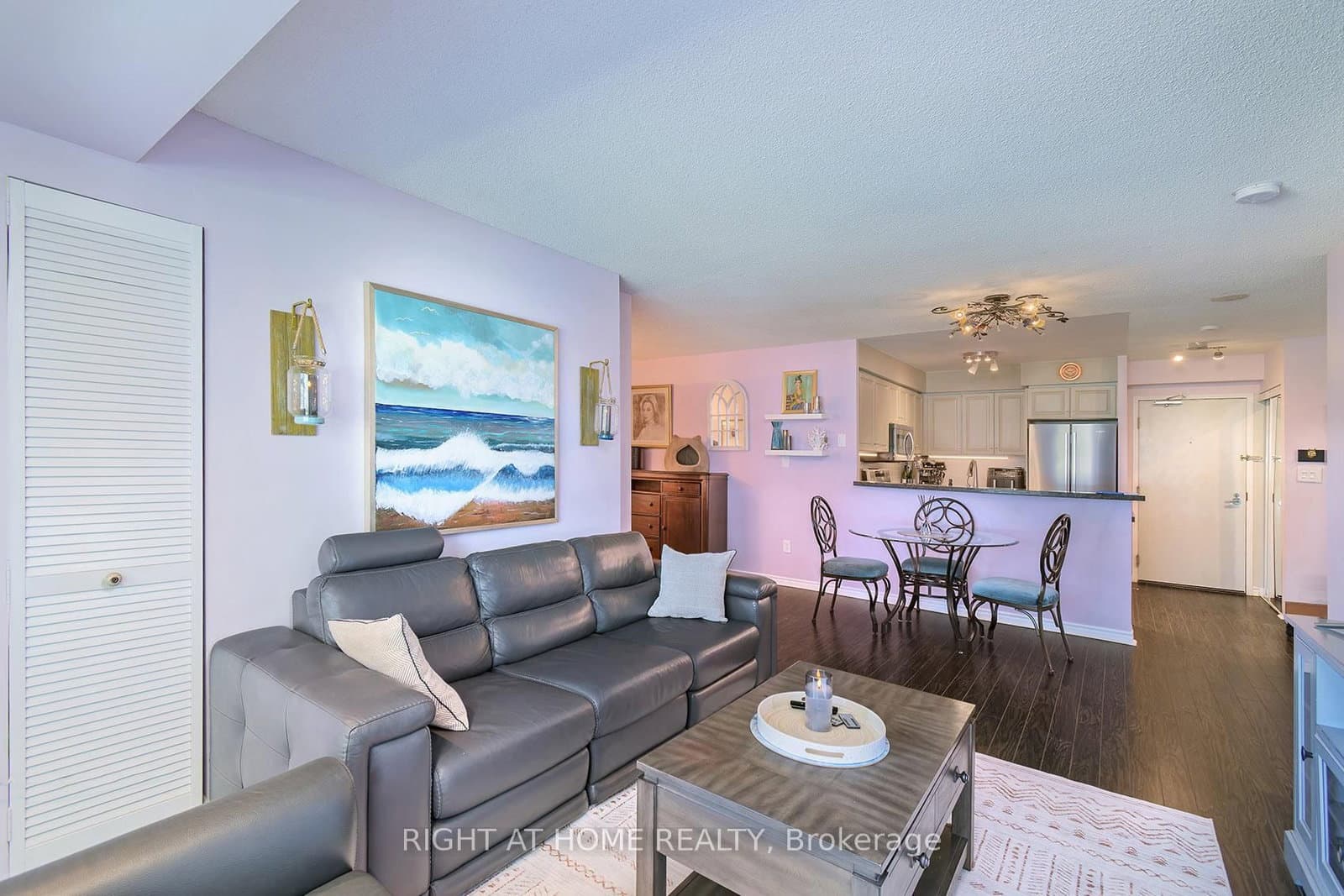 7 Lorraine Drive, Unit 210 thumbnail 9
