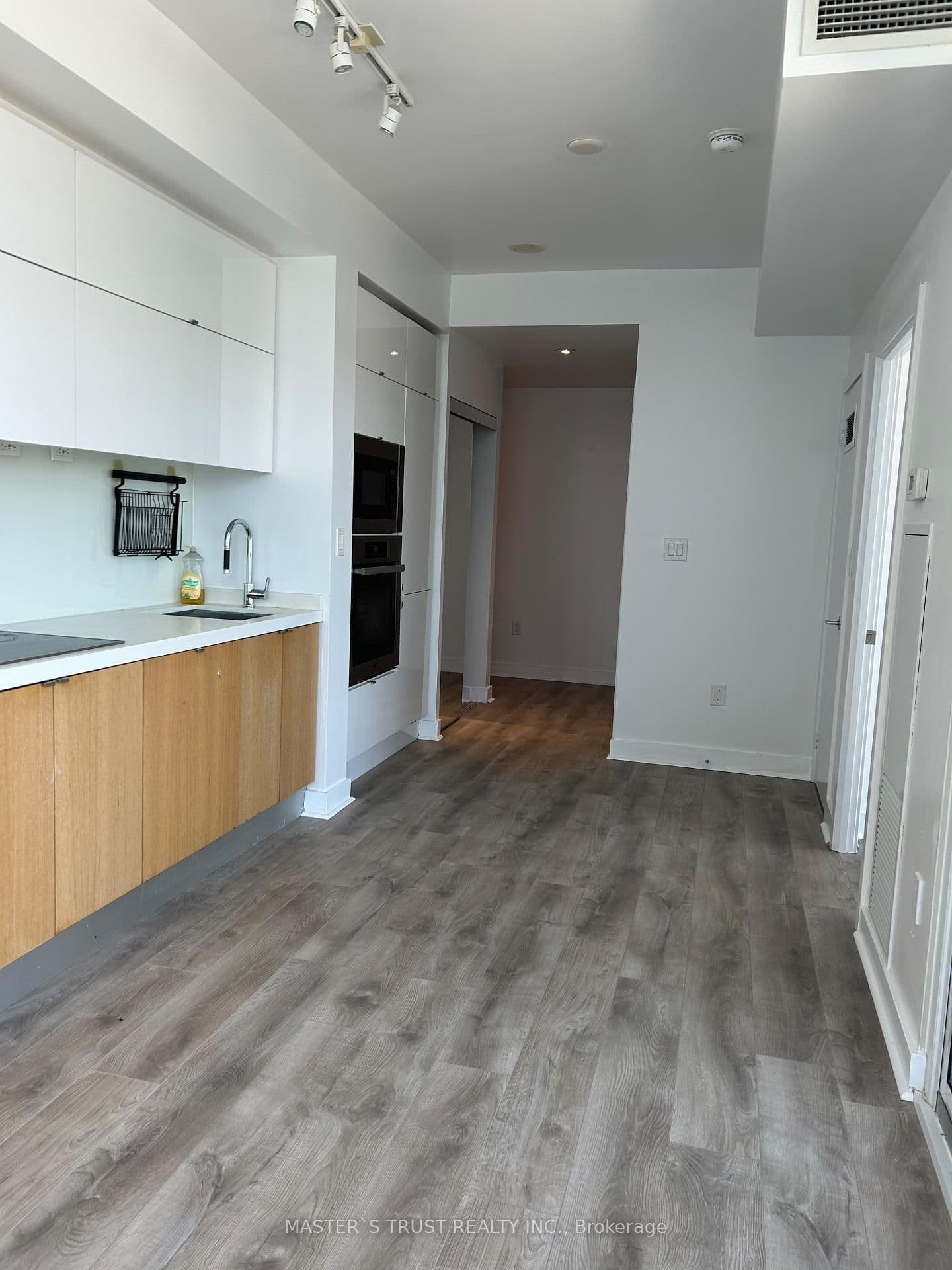 21 ICE BOAT Terrace, Unit 4202 thumbnail 4