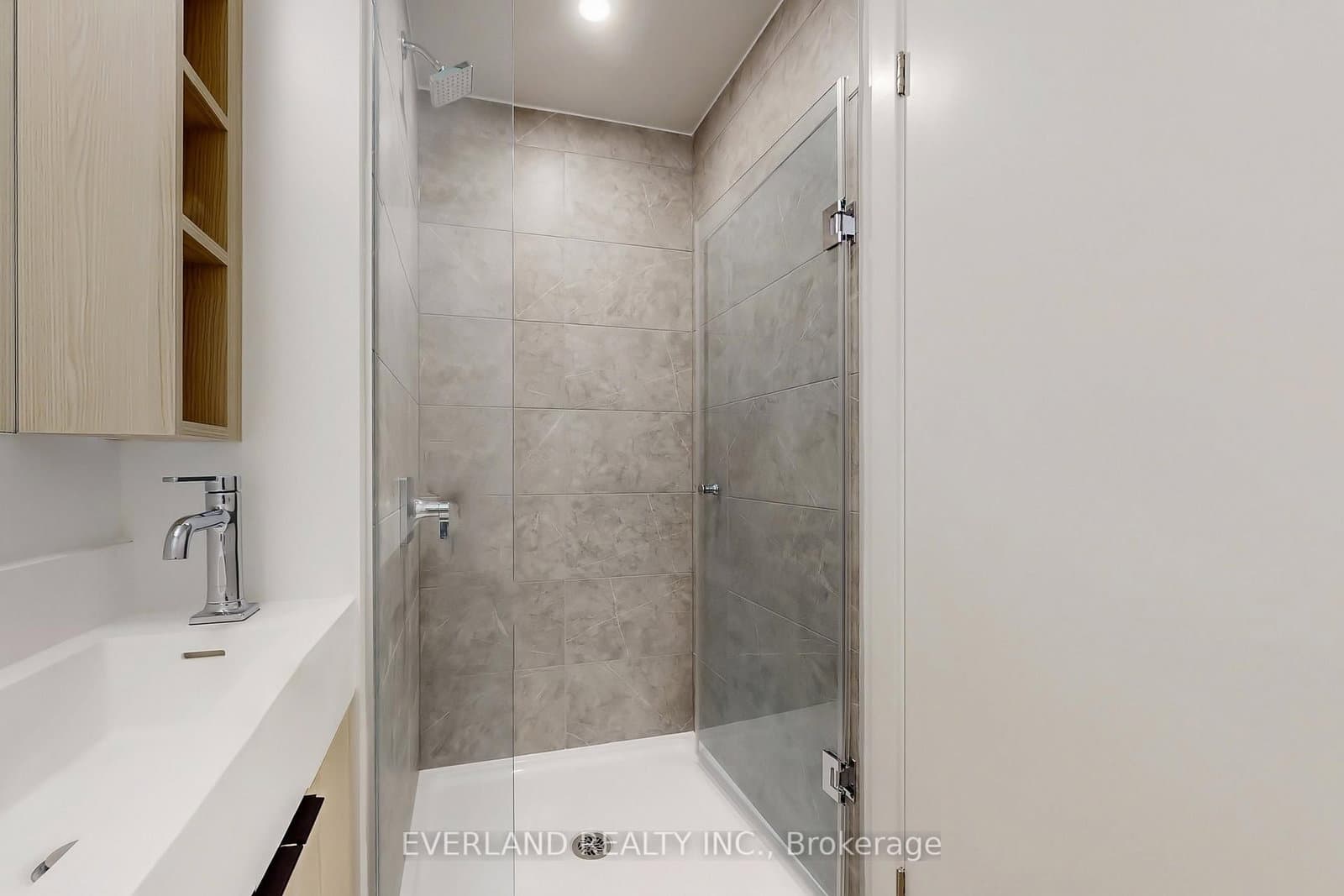 252 Church Street, Unit 2512 thumbnail 17