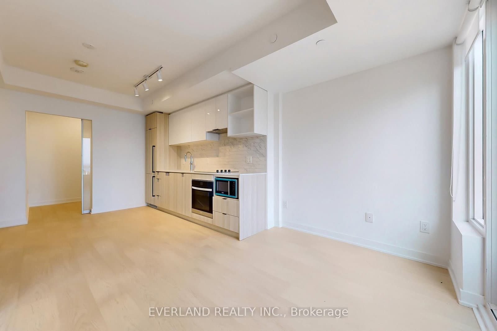 252 Church Street, Unit 2512 thumbnail 2