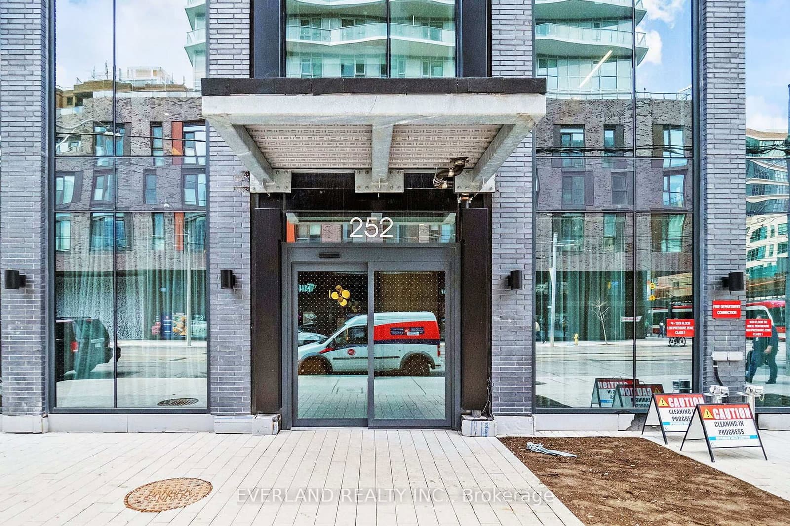 252 Church Street, Unit 2512 thumbnail 3