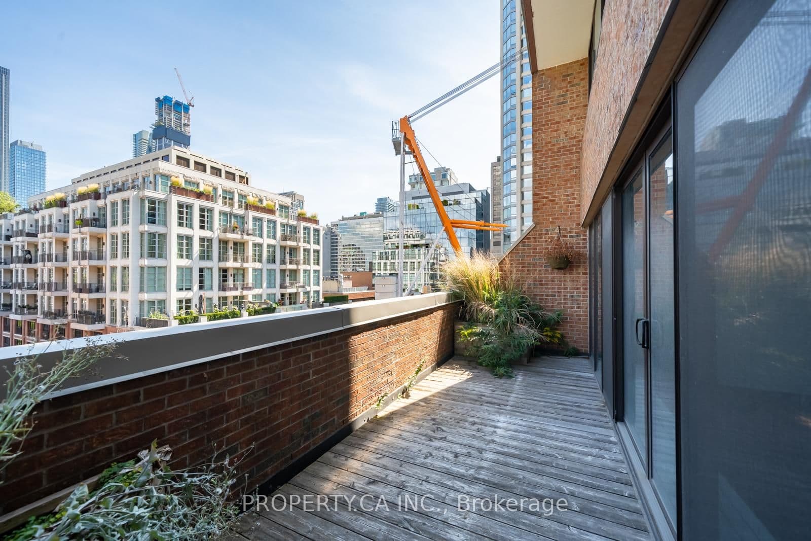 55a Avenue Road, Unit 606 thumbnail 15