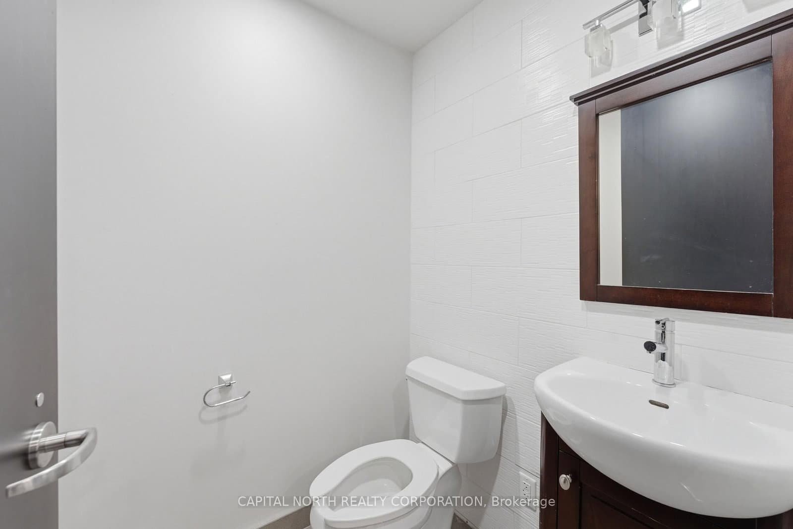 236 Avenue Road, Unit 2nd Floor thumbnail 19