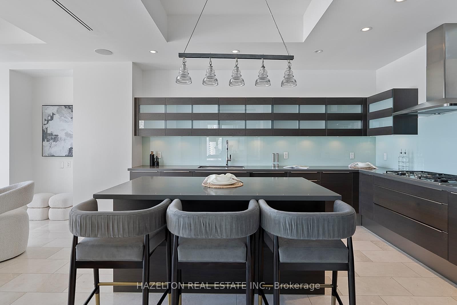 206 Bloor Street W, Unit 1402 thumbnail 10