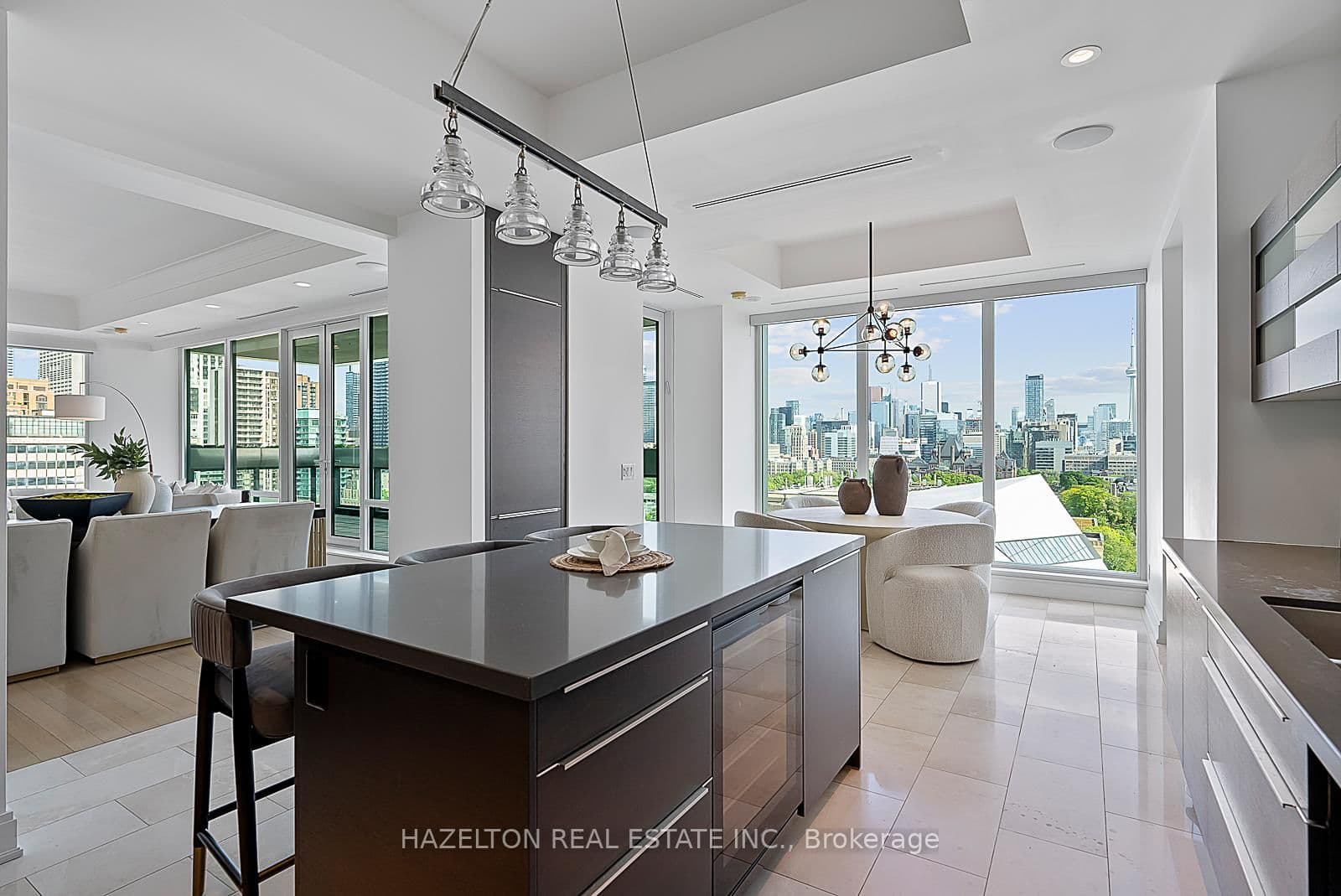 206 Bloor Street W, Unit 1402 thumbnail 12