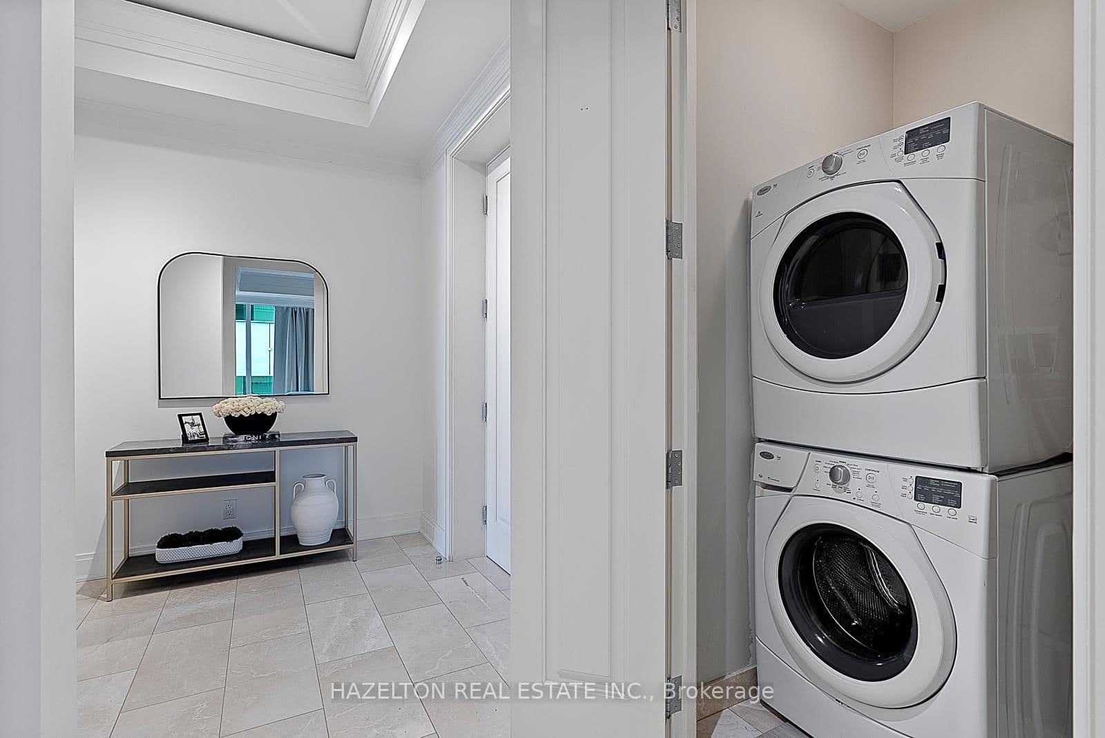 206 Bloor Street W, Unit 1402 thumbnail 34