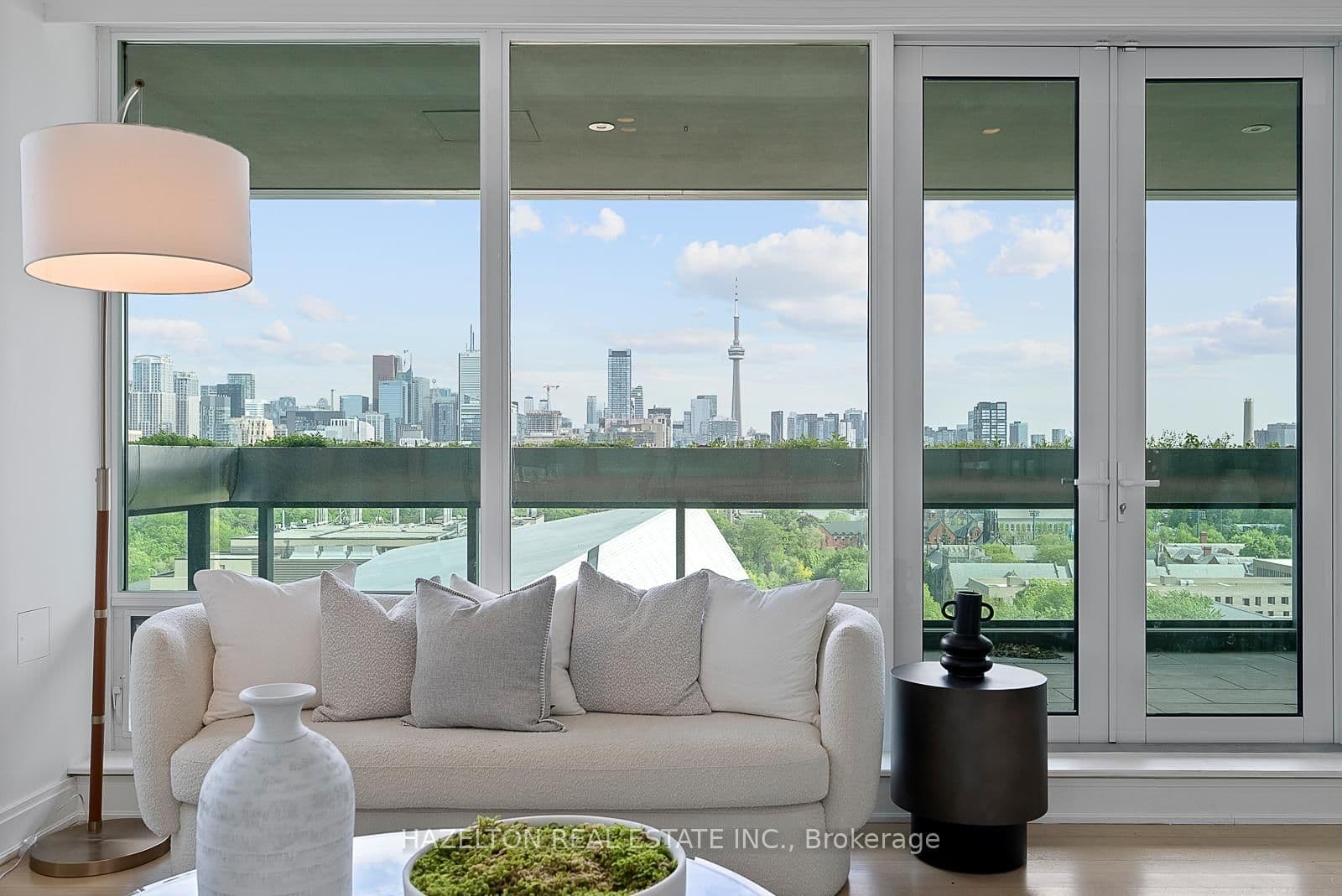 206 Bloor Street W, Unit 1402 thumbnail 7