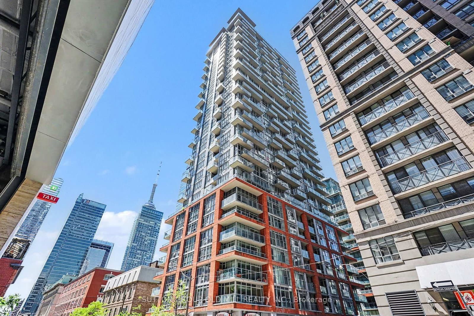 #713 - 126 Simcoe Street