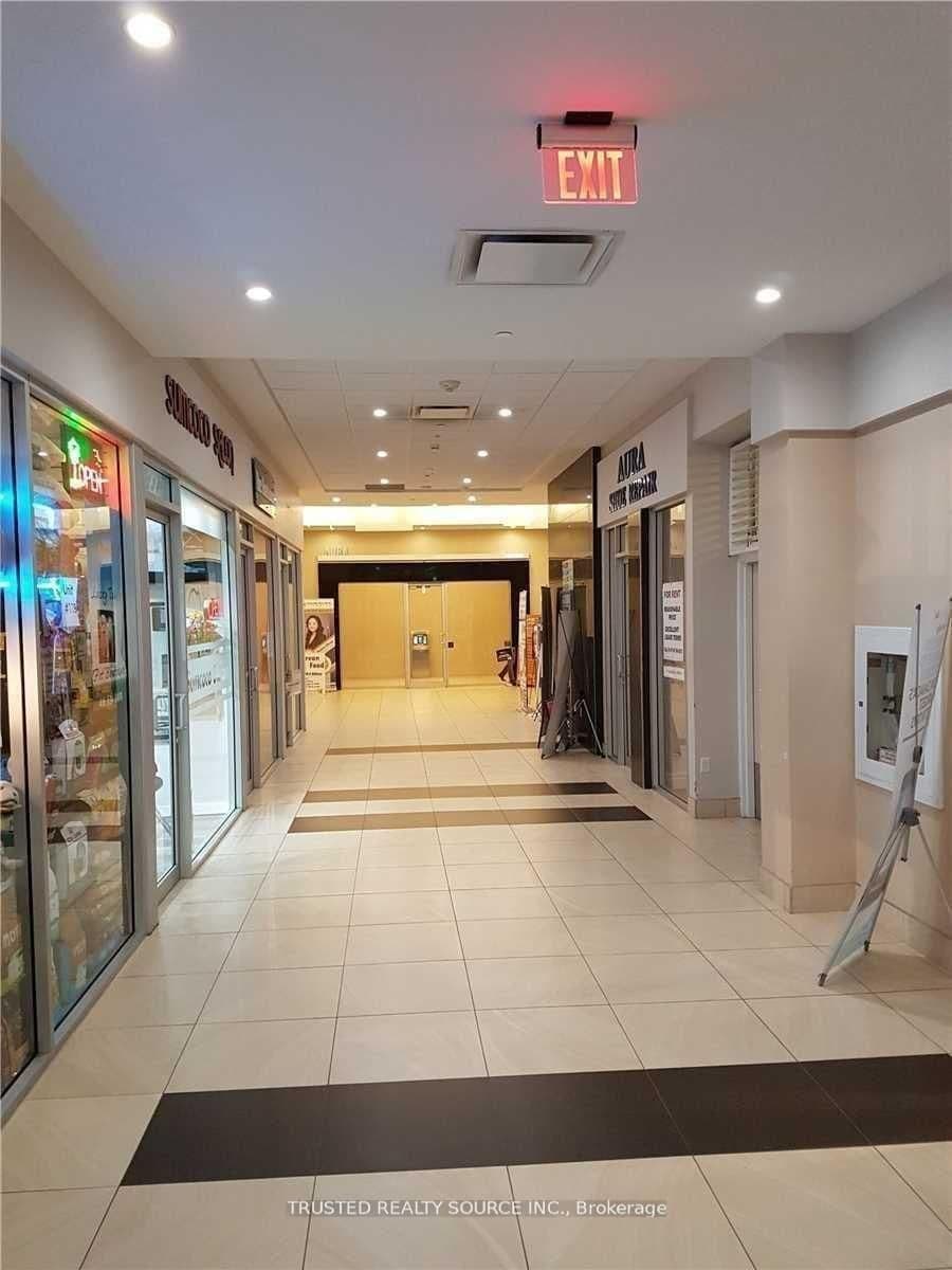 384 Yonge Street, Unit 19 thumbnail 12