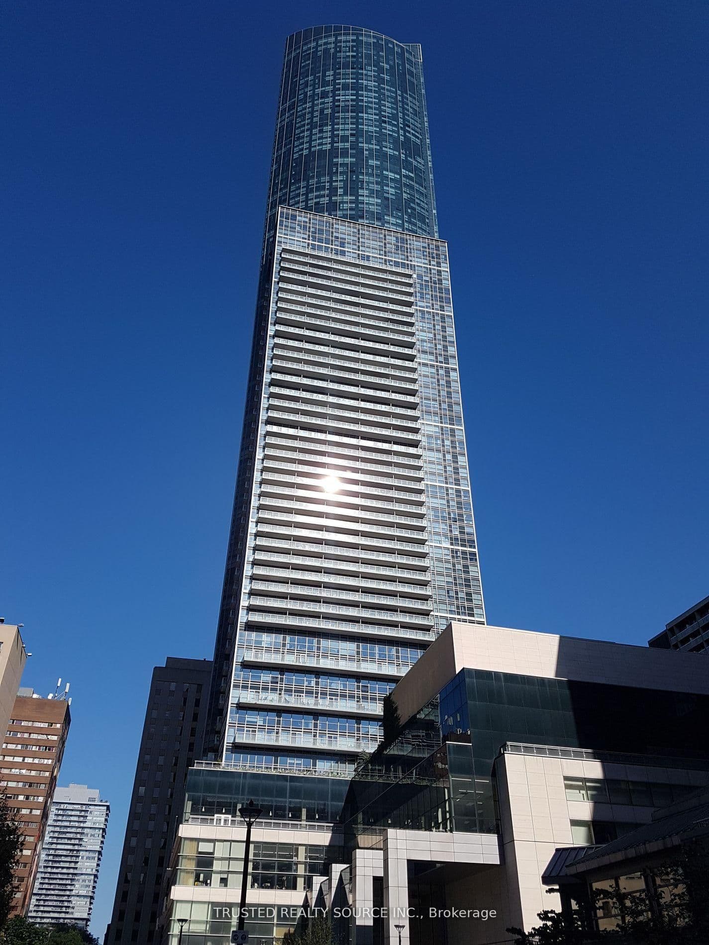 384 Yonge Street, Unit 19 thumbnail 15