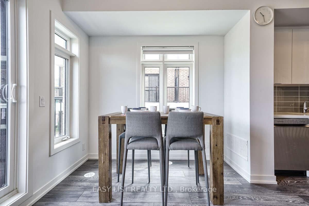 27 Spruce Pines Crescent thumbnail 19