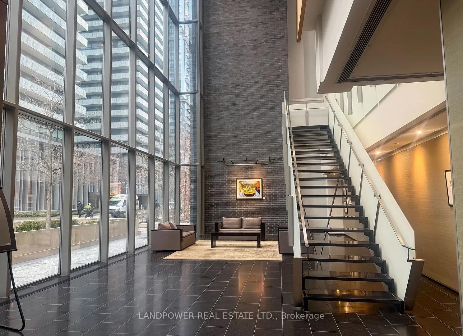 33 Charles Street E, Unit 1506 thumbnail 2