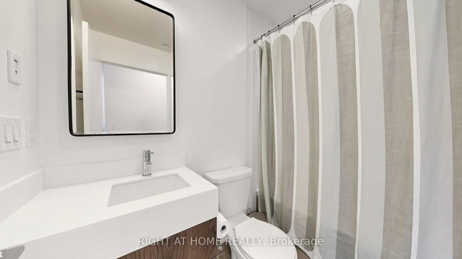 200 Sackville Street, Unit 714 thumbnail 16