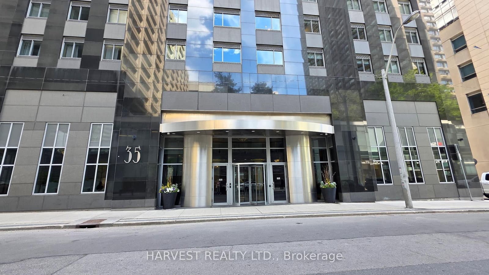 35 Balmuto Street, Unit 1506 - Image 1